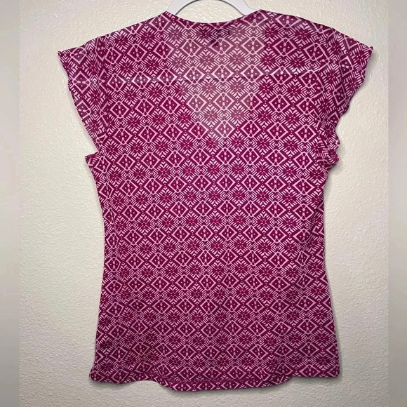 ☀️The Limited Geometric Pink Short Sleeve Top - Picture 2 of 5